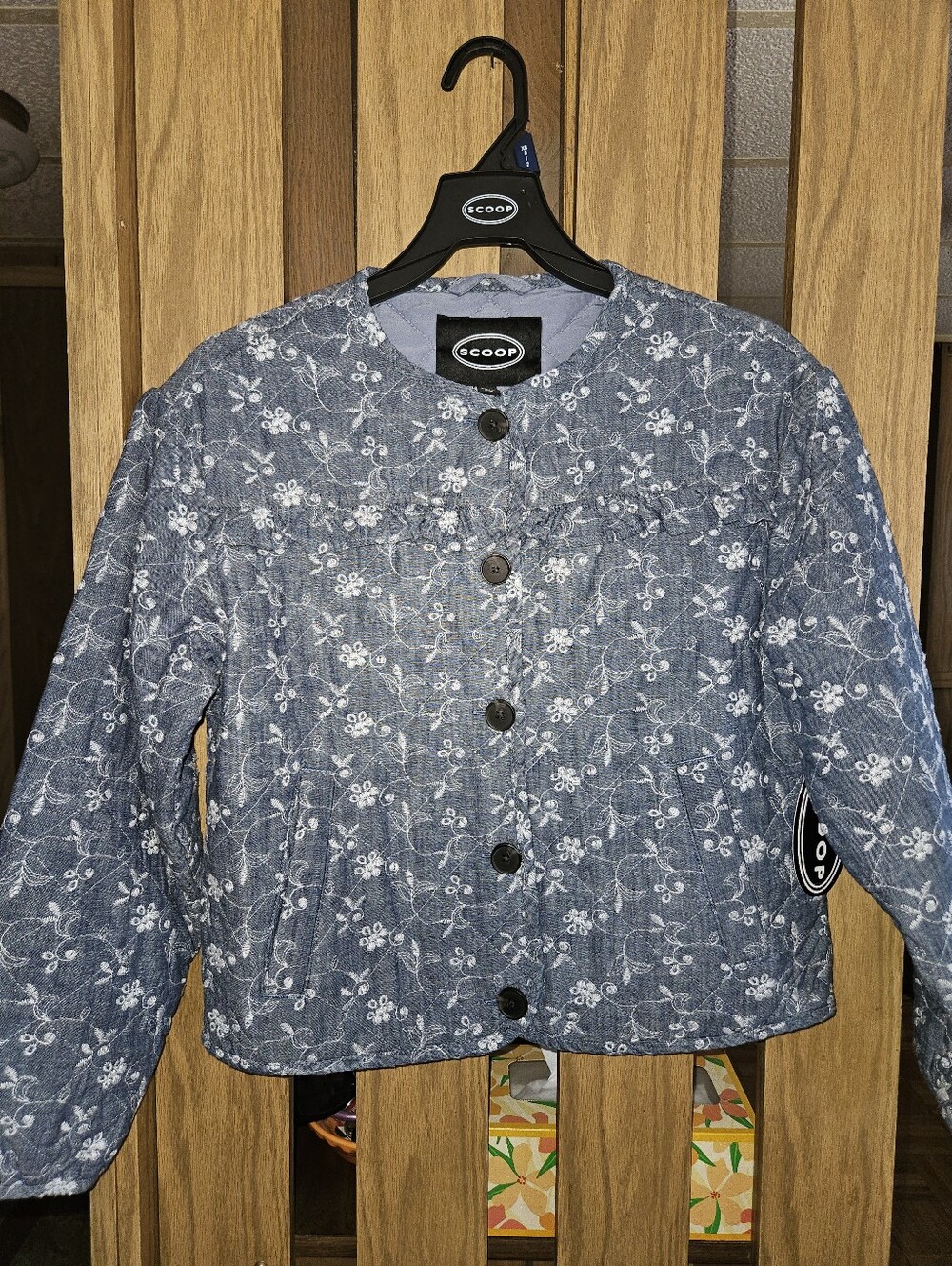 NWT Scoop Sz XS Blue Floral Quilted Jacket - Picture 2 of 3